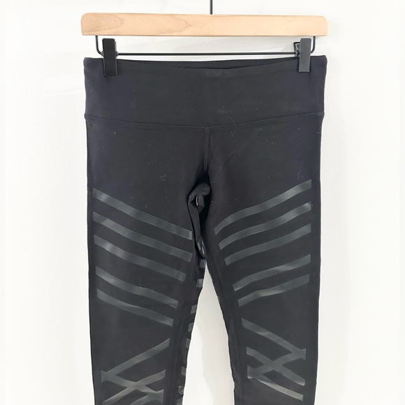 ALO Yoga Linear Striped Airbrush Leggings Black Size Small - Picture 3 of 6